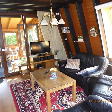 Eifelwaldhaeuschen Grosstyp Mit Wintergarten Und Waschkeller Haustiere Ok *