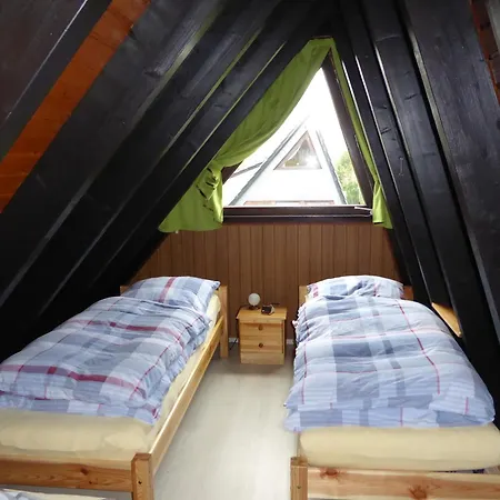 Casa de Férias Eifelwaldhaeuschen Grosstyp Mit Wintergarten Und Waschkeller Haustiere Ok *