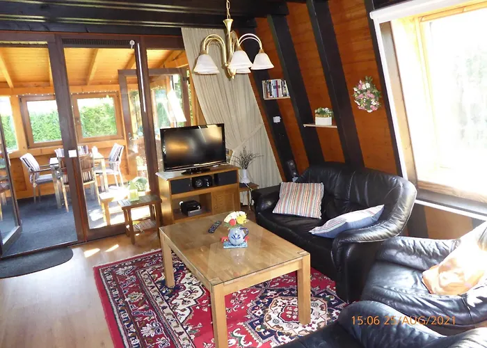 Eifelwaldhaeuschen Grosstyp Mit Wintergarten Und Waschkeller Haustiere Ok *