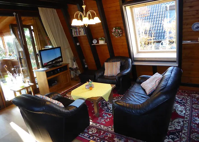 Eifelwaldhaeuschen Grosstyp Mit Wintergarten Und Waschkeller Haustiere Ok بيت للعطل بلانكينهييم