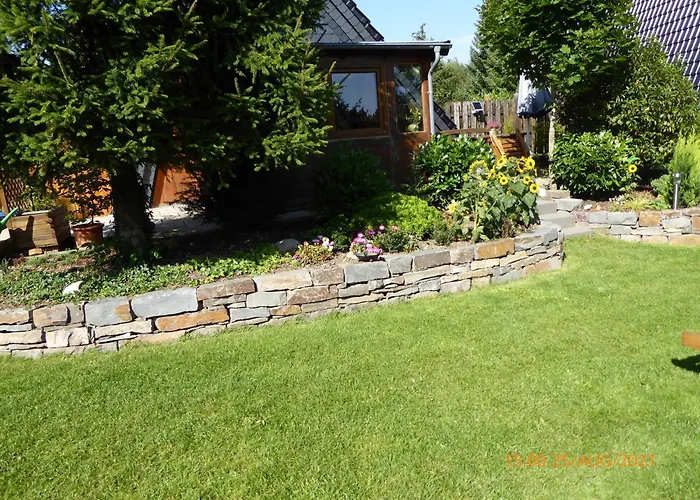 بيت للعطل Eifelwaldhaeuschen Grosstyp Mit Wintergarten Und Waschkeller Haustiere Ok بلانكينهييم